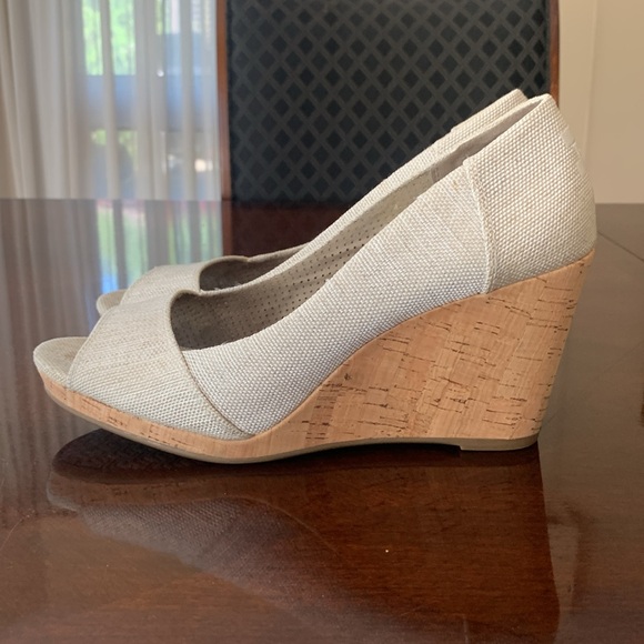 TOM'S Wedge Sandal Cork Sole Cream Espadrilles - Picture 4 of 6